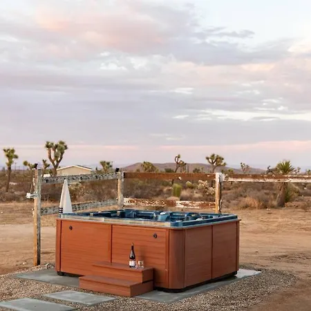 Cryptic Cabin-Tranquil Bohemian Getaway W/Hot Tub Yucca Valley Exterior photo